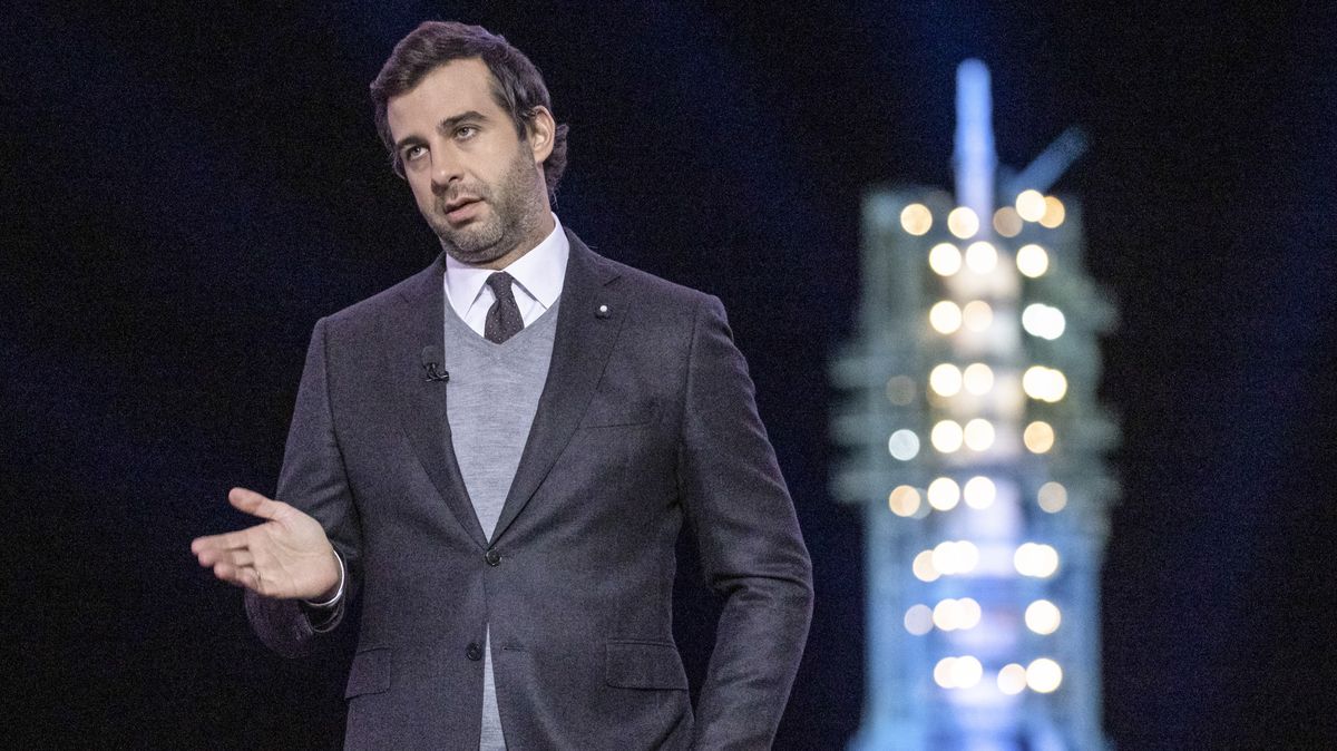 Z televize na svatby. Jeden černý čtverec zničil hvězdného ruského komika